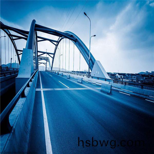 不(bu)鏽(xiu)鋼(gang)在(zai)橋(qiao)樑中(zhong)的應用(yong)