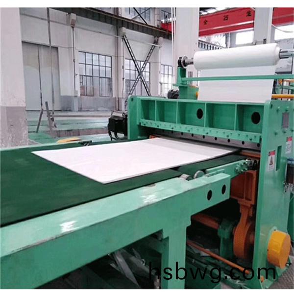 不鏽鋼闆(ban)車間(jian)設(she)備圖片